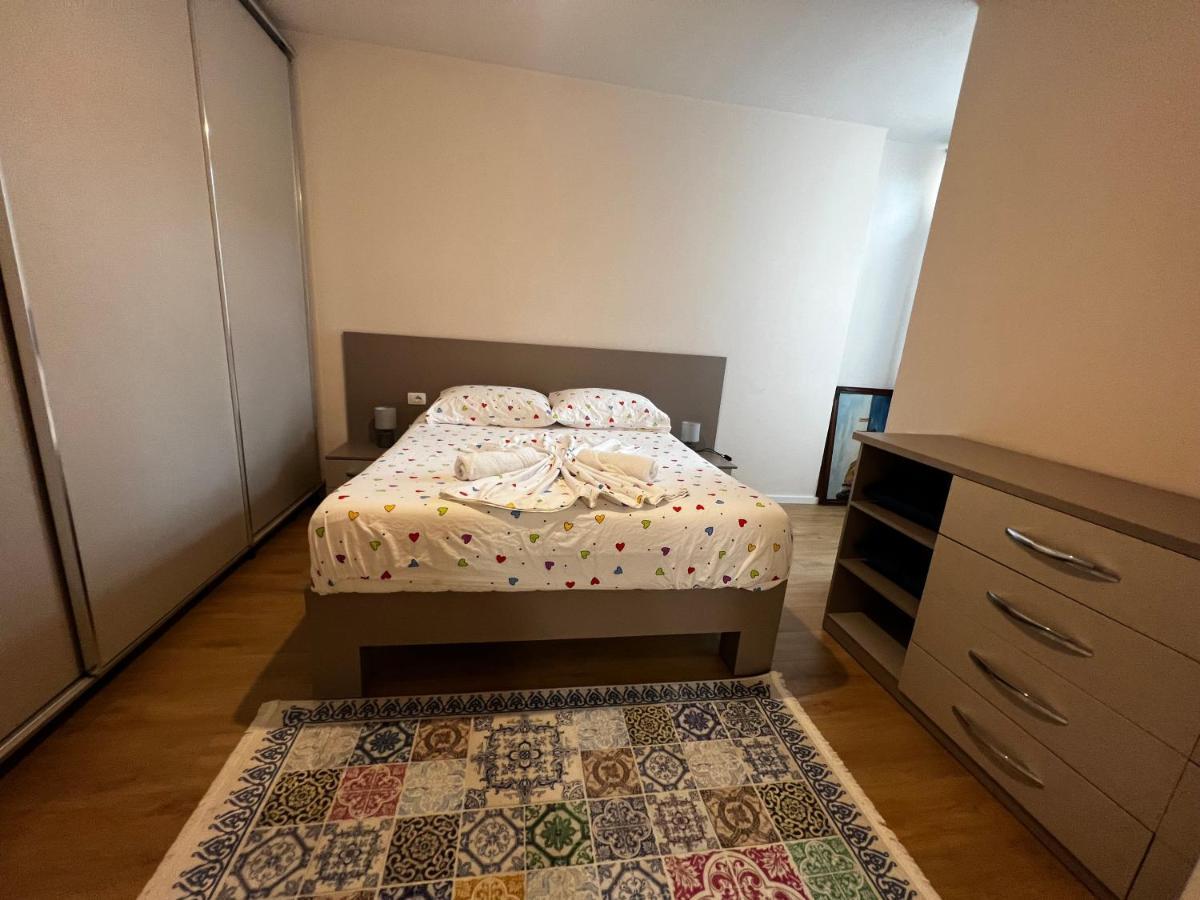 City Centre Apartments ティラナ エクステリア 写真